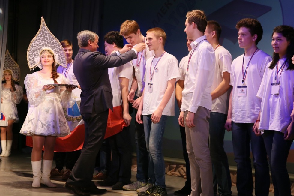 В Саратове наградили победителей первой Интеллектуальной олимпиады ПФО среди школьников
